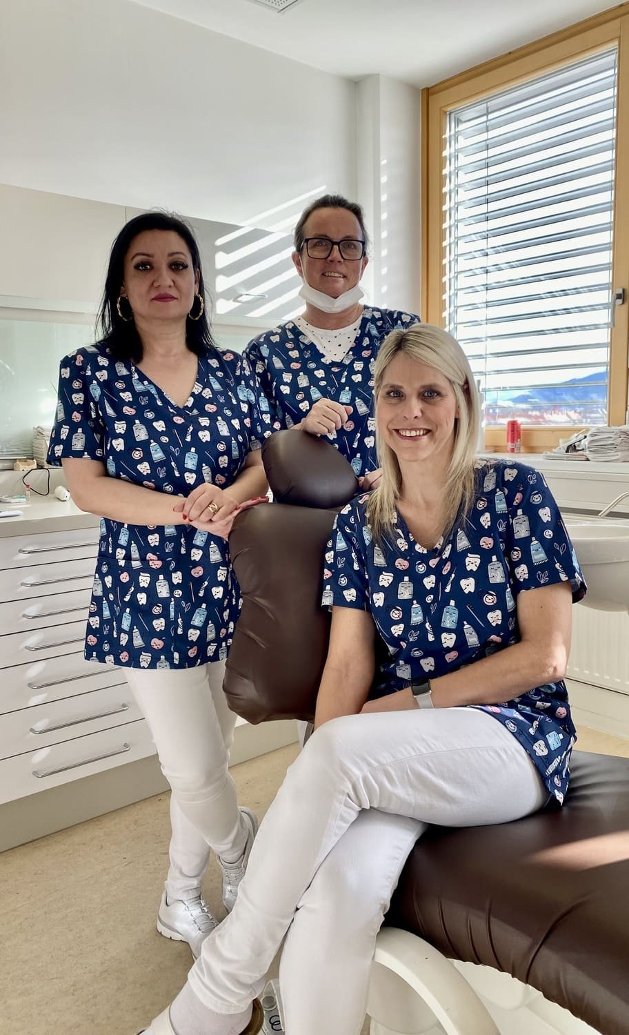 Team von DDr. Lasser im Behandlungszimmer